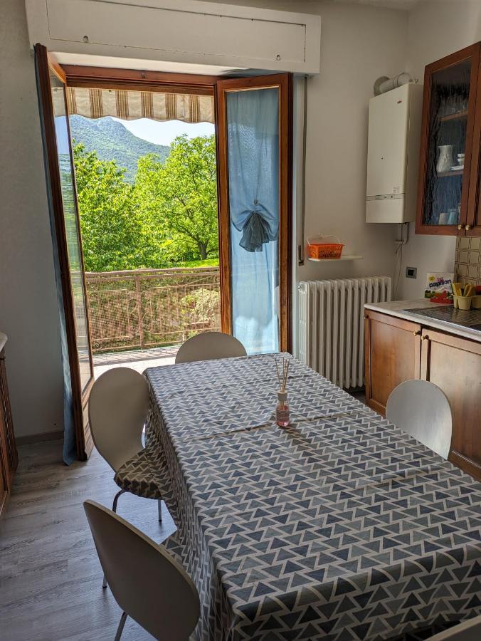 Appartement Relax E Passeggiate Tra Laghi E Monti à Casale Corte Cerro Extérieur photo
